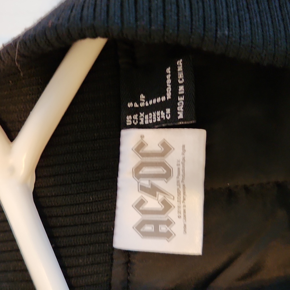 AC/DC jacket - Picture 6 of 6